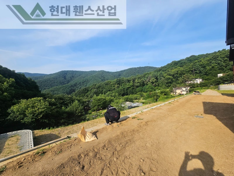 춘천휀스 펜스 울타리 - 춘천시 신북읍에 위치한 전원주택에 가성비 좋은 베이직휀스를 설치한 현장을 소개합니다.