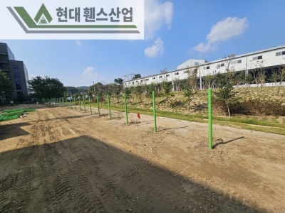 오산휀스 펜스 울타리 - 오산시 초평동에 위치한 나대지 경계에 메쉬휀스를 시공한 현장을 소개합니다.