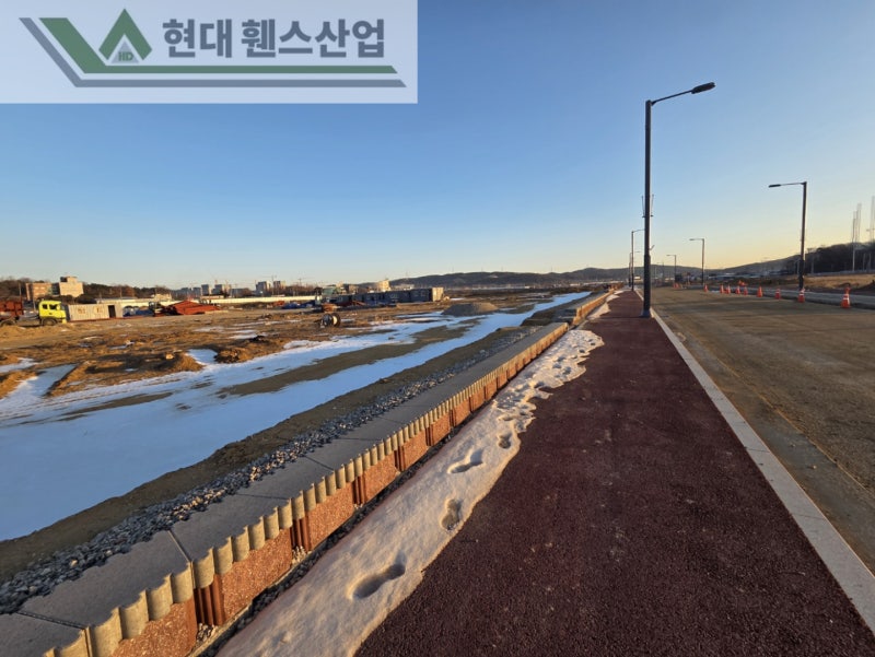 평택휀스 펜스 울타리 - 평택시 칠괴동에 위치한 브레인시티 신도시 부근 일반산업단지 부지 경계에 베이직 C형휀스를 시공한 현장을 소개합니다.