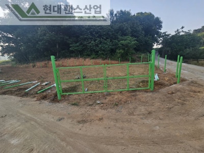 예산휀스 펜스 울타리 - 예산군 덕산면에 위치한 주말 농장 부지에 경계를 나누는 메쉬휀스를 설치한 현장을 소개합니다.