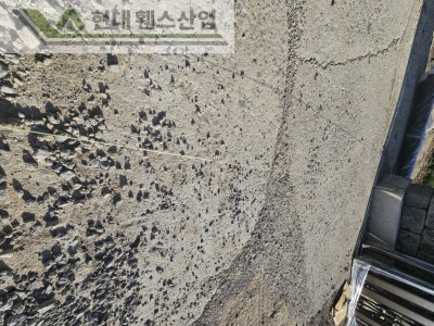 평택휀스 펜스 울타리 - 평택시 칠원동에 위치한 작은 마을 주택에 아름다운 합성목재가 들어간 대문을 시공한 현장을 소개합니다. 평택휀스 펜스 울타리 - 평택시 칠원동에 위치한 작은 마을 주택에 아름다운 합성목재가 들어간 대문을 시공한 현장을 소개합니다.