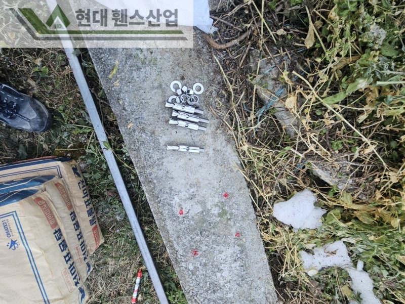 천안휀스 펜스 울타리 - 천안시 동남구에 위치한 전원주택에 디자인창살형 휀스를 시공한 현장을 소개합니다. 천안휀스 펜스 울타리 - 천안시 동남구에 위치한 전원주택에 디자인창살형 휀스를 시공한 현장을 소개합니다.