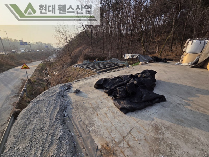 아산휀스 펜스 울타리 - 아산시 용화동에 위치한 재활용 공장 경계에 차폐휀스를 시공한 현장을 소개합니다. 아산휀스 펜스 울타리 - 아산시 용화동에 위치한 재활용 공장 경계에 차폐휀스를 시공한 현장을 소개합니다.