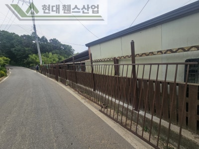천안휀스 펜스 울타리 - 천안시 성환읍에 위치한 시골마을 집 담장에 베이직휀스를 설치한 현장을 소개합니다. 천안휀스 펜스 울타리 - 천안시 성환읍에 위치한 시골마을 집 담장에 베이직휀스를 설치한 현장을 소개합니다.