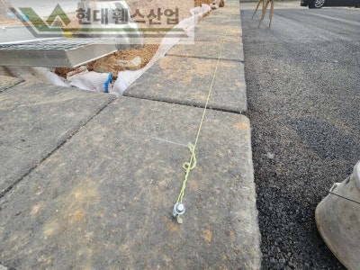부천휀스 펜스 울타리 - 부천시 원종동에 위치한 신규 재건축 아파트 경계에 베이직 A형 휀스를 설치한 현장을 소개합니다. 부천휀스 펜스 울타리 - 부천시 원종동에 위치한 신규 재건축 아파트 경계에 베이직 A형 휀스를 설치한 현장을 소개합니다.