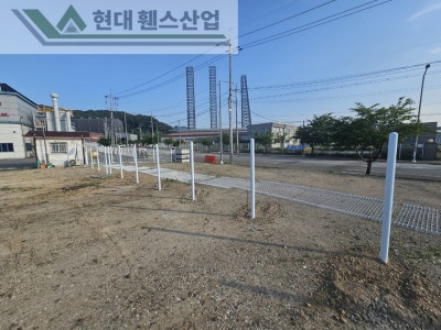 천안휀스 펜스 울타리 - 천안시 동남구에 위치한 산업단지 부지에 경계용 메쉬휀스를 설치한 현장을 소개합니다. 천안휀스 펜스 울타리 - 천안시 동남구에 위치한 산업단지 부지에 경계용 메쉬휀스를 설치한 현장을 소개합니다.