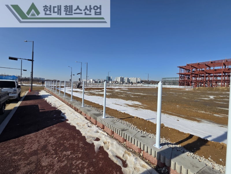 평택휀스 펜스 울타리 - 평택시 칠괴동에 위치한 브레인시티 신도시 부근 일반산업단지 부지 경계에 베이직 C형휀스를 시공한 현장을 소개합니다.