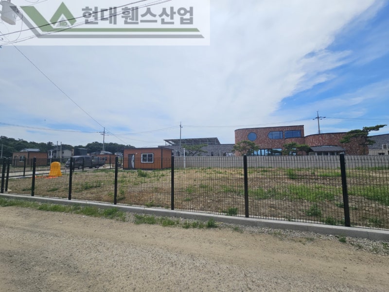 화성휀스 펜스 울타리 - 화성시 전곡항 부근 펜션단지에 경계용 메쉬휀스를 설치한 현장을 소개합니다. 화성휀스 펜스 울타리 - 화성시 전곡항 부근 펜션단지에 경계용 메쉬휀스를 설치한 현장을 소개합니다.