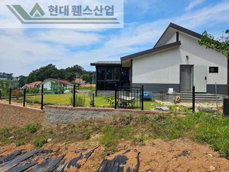평택휀스 펜스 울타리 - 평택시 칠원동에 위치한 전원주택단지에 베이직휀스를 설치한 현장을 소개합니다.