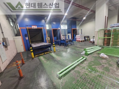평택휀스 펜스 울타리 - 평택시에 위치한 물류창고에 있는 컨베이어벨트 주변에 위험방지용 메쉬휀스를 설치한 현장을 소개합니다.