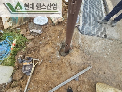 강화휀스 펜스 울타리 - 강화도에 위치한 전원주택 경계에 메쉬휀스를 시공한 현장을 소개합니다. 강화휀스 펜스 울타리 - 강화도에 위치한 전원주택 경계에 메쉬휀스를 시공한 현장을 소개합니다.