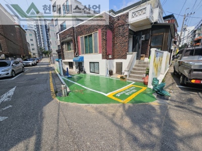 시흥휀스 펜스 울타리 - 시흥시 대야동에 위치한 단독주택에 목재가 아름다운 미네랄 데크휀스와 대문을 설치한 현장을 소개합니다.