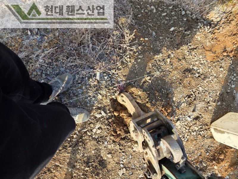 강화도휀스 펜스 울타리 - 강화도에 위치한 개인 소유지 경계에 메쉬휀스를 시공한 현장을 소개합니다.