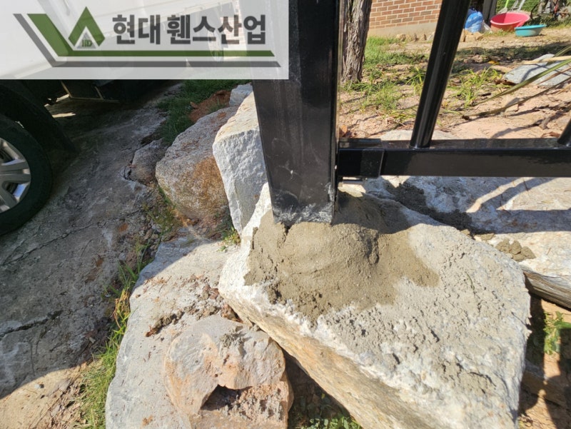 천안 휀스 펜스 울타리 - 천안시 신부동에 위치한 작은 전원주택 경계에 베이직 A형휀스를 시공한 현장을 소개합니다.