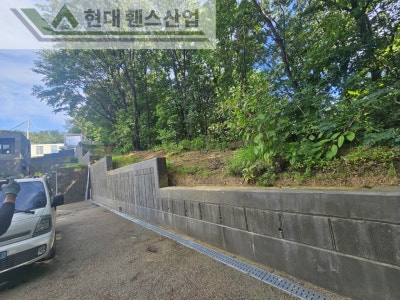 천안휀스 펜스 울타리 - 천안시 성거읍에 위치한 고급 전원주택에 경계용 메쉬휀스를 설치한 현장을 소개합니다.