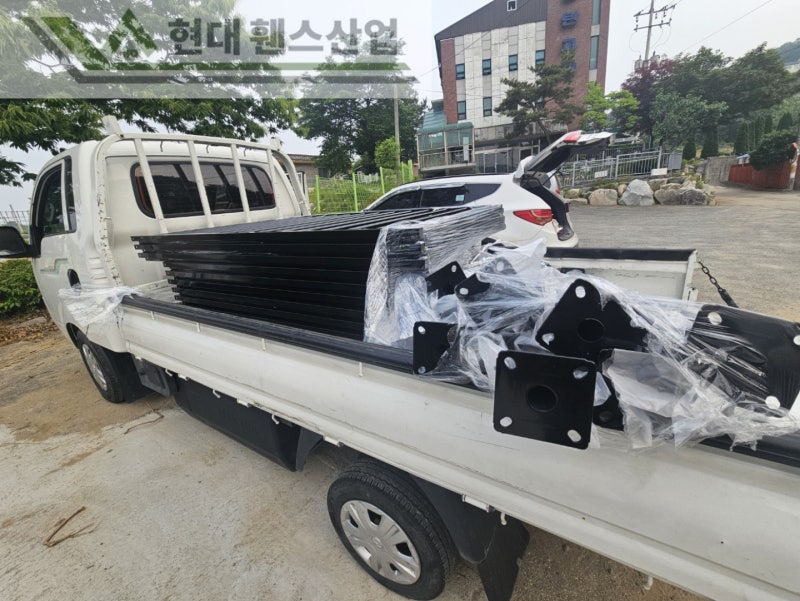 평택휀스 펜스 울타리 - 평택시 유천동에 위치한 신축 교회 건물에 베이직 휀스를 설치한 현장을 소개합니다. 평택휀스 펜스 울타리 - 평택시 유천동에 위치한 신축 교회 건물에 베이직 휀스를 설치한 현장을 소개합니다.
