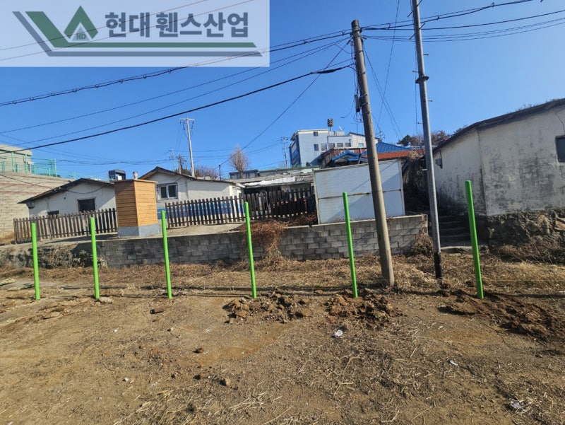 평택휀스 펜스 울타리 - 평택시 청북읍에 위치한 대지 경계에 경계용 메쉬휀스를 시공한 현장을 소개합니다.