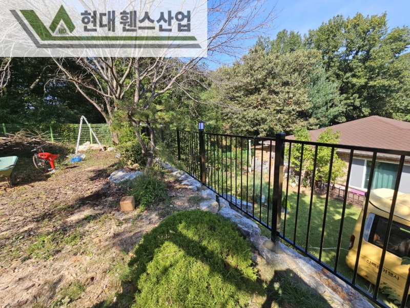 천안 휀스 펜스 울타리 - 천안시 신부동에 위치한 작은 전원주택 경계에 베이직 A형휀스를 시공한 현장을 소개합니다.