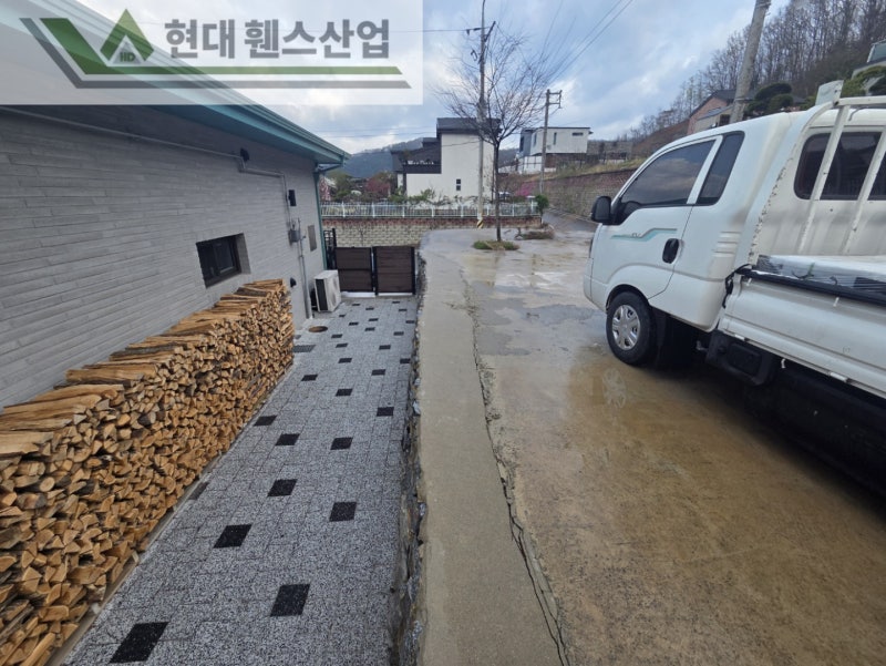 천안휀스 펜스 울타리 - 천안시 성거읍에 위치한 전원주택에 목재 가림막휀스를 시공한 현장을 소개합니다. 천안휀스 펜스 울타리 - 천안시 성거읍에 위치한 전원주택에 목재 가림막휀스를 시공한 현장을 소개합니다.