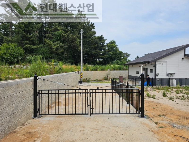 평택휀스 펜스 울타리 - 평택시 칠원동에 위치한 전원주택단지에 베이직휀스를 설치한 현장을 소개합니다.