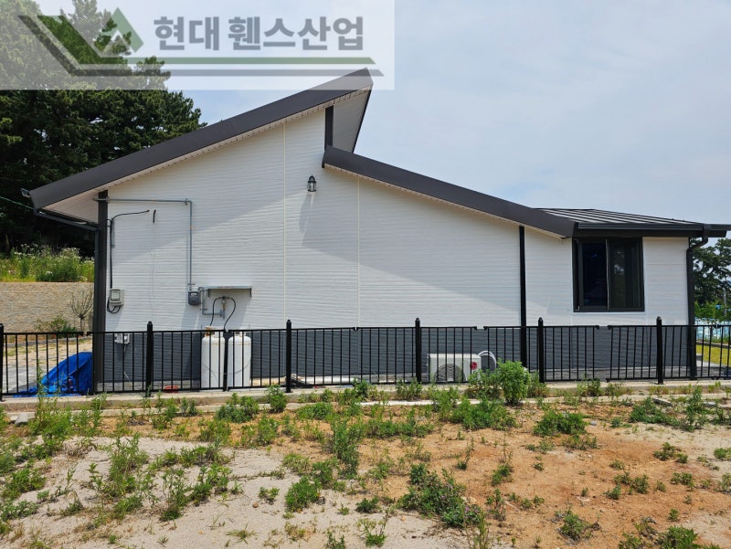 평택휀스 펜스 울타리 - 평택시 칠원동에 위치한 전원주택단지에 베이직휀스를 설치한 현장을 소개합니다.
