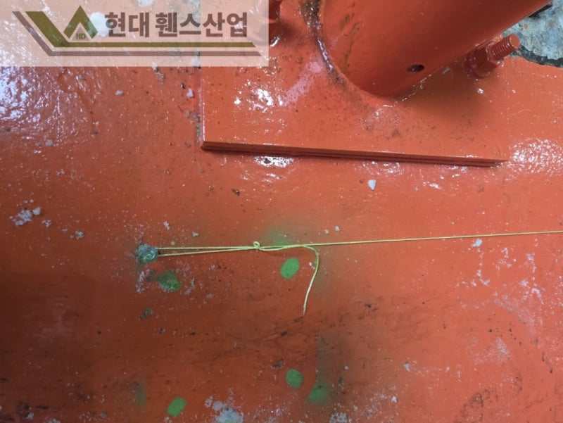 천안휀스 펜스 울타리 - 천안시 풍세면에 위치한 철강 공장 내부에 안전난간용 메쉬휀스를 시공한 현장을 소개합니다.