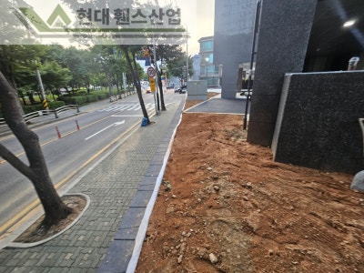 부천휀스 펜스 울타리 - 부천시 원종동에 위치한 신규 재건축 아파트 경계에 베이직 A형 휀스를 설치한 현장을 소개합니다. 부천휀스 펜스 울타리 - 부천시 원종동에 위치한 신규 재건축 아파트 경계에 베이직 A형 휀스를 설치한 현장을 소개합니다.