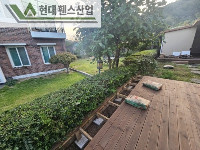 평택 휀스 펜스 울타리 - 평택시 청북읍에 위치한 전원주택에 합성목재 가림막휀스를 시공한 현장을 소개합니다. 평택 휀스 펜스 울타리 - 평택시 청북읍에 위치한 전원주택에 합성목재 가림막휀스를 시공한 현장을 소개합니다.