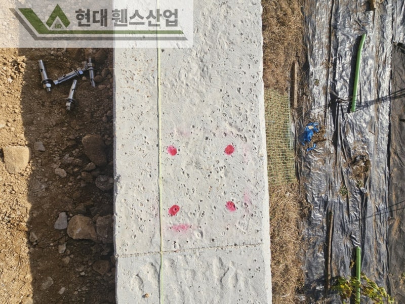 용인휀스 펜스 울타리 - 용인시 보정동에 위치한 신축 원룸빌라 경계에 추락방지용 베이직A형휀스를 시공한 현장을 소개합니다.