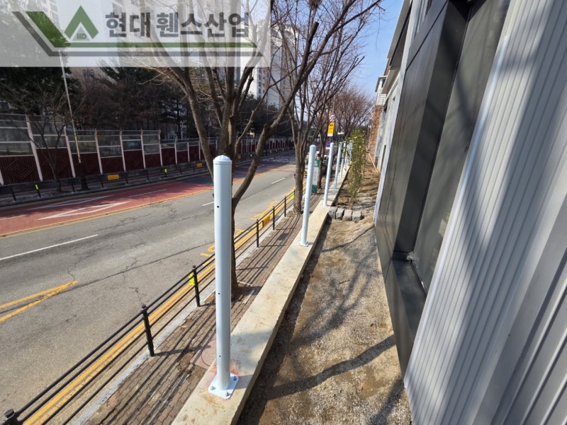 평택휀스 펜스 울타리 - 평택시 비전동에 위치한 신축 주택 경계에 추락방지용 메쉬휀스를 시공한 현장을 소개합니다.