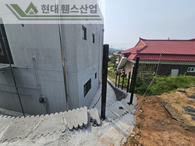 평택휀스 펜스 울타리 - 평택시 유천동에 위치한 신축 교회 건물에 베이직 휀스를 설치한 현장을 소개합니다. 평택휀스 펜스 울타리 - 평택시 유천동에 위치한 신축 교회 건물에 베이직 휀스를 설치한 현장을 소개합니다.