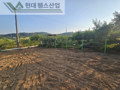 예산휀스 펜스 울타리 - 예산군 덕산면에 위치한 주말 농장 부지에 경계를 나누는 메쉬휀스를 설치한 현장을 소개합니다.
