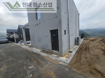가평휀스 펜스 울타리 - 가평군 전원주택단지에 베이직 A형휀스를 설치한 현장을 소개합니다. 가평휀스 펜스 울타리 - 가평군 전원주택단지에 베이직 A형휀스를 설치한 현장을 소개합니다.