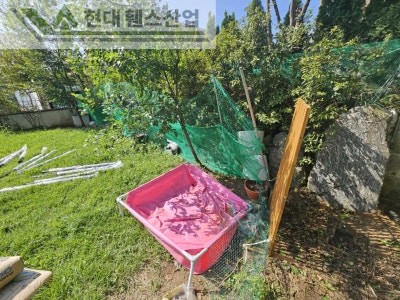 진천휀스 펜스 울타리 - 진천군 문백면에 위치한 전원주택 마당에 반려견의 공간을 위한 메쉬휀스를 시공한 현장을 소개합니다. 진천휀스 펜스 울타리 - 진천군 문백면에 위치한 전원주택 마당에 반려견의 공간을 위한 메쉬휀스를 시공한 현장을 소개합니다.