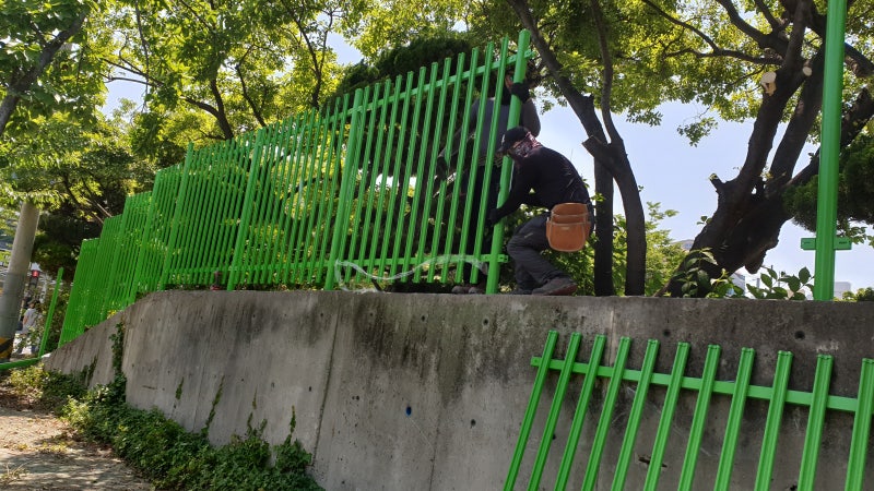 울산휀스ㅡ울산 울타리 울산 대성중 종골창살 휀스시공 울산휀스ㅡ울산 울타리 울산 대성중 종골창살 휀스시공