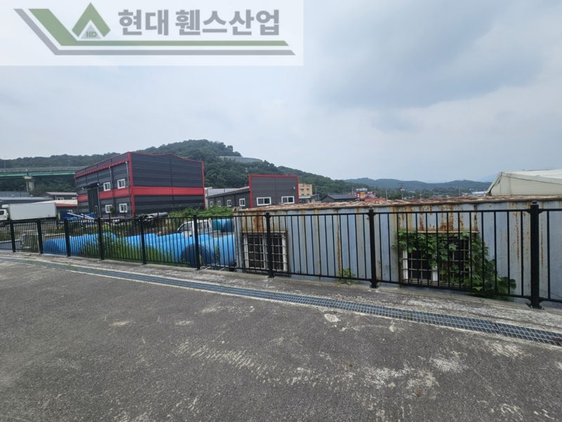 천안휀스 펜스 울타리 - 천안시 서북구에 위치한 신축 카페 건물 경계에 베이직휀스를 시공한 현장을 소개합니다. 천안휀스 펜스 울타리 - 천안시 서북구에 위치한 신축 카페 건물 경계에 베이직휀스를 시공한 현장을 소개합니다.