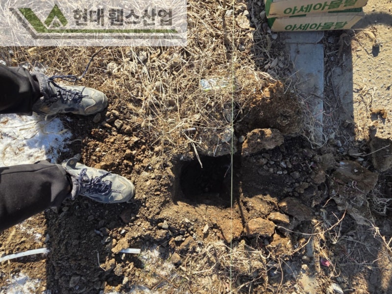 평택휀스 펜스 울타리 - 평택시 송탄동에 위치한 렌터카 회사 주차장 부지에 경계용 메쉬휀스를 시공한 현장을 소개합니다.