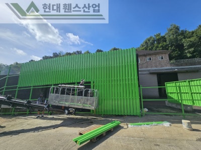 천안휀스 펜스 울타리 - 천안시 목천읍에 위치한 공장 경계에 차폐휀스를 설치한 현장을 소개합니다.