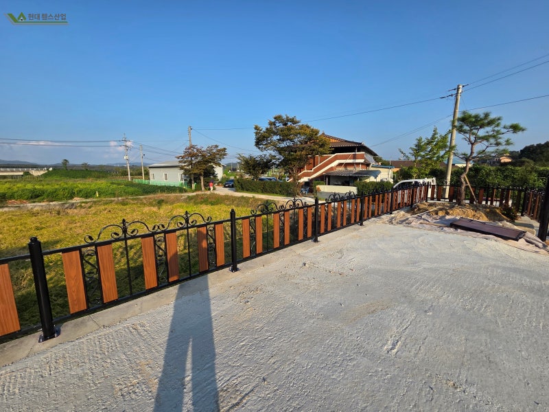 용인휀스 처인구 이동읍 전원주택단지 메쉬휀스 기초 매립형 타입 H1500 시공 설치