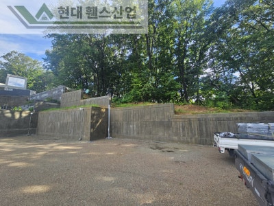 천안휀스 펜스 울타리 - 천안시 성거읍에 위치한 고급 전원주택에 경계용 메쉬휀스를 설치한 현장을 소개합니다.