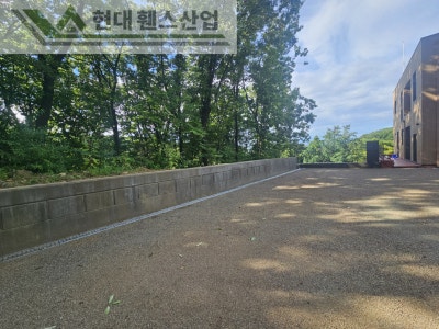 천안휀스 펜스 울타리 - 천안시 성거읍에 위치한 고급 전원주택에 경계용 메쉬휀스를 설치한 현장을 소개합니다.
