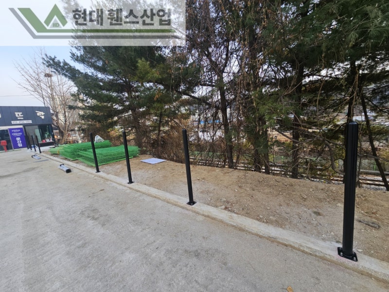 가평휀스 펜스 울타리 - 가평군 가평읍에 위치한 신축 사무실부지 경계에 메쉬휀스를 시공한 현장을 소개합니다. 가평휀스 펜스 울타리 - 가평군 가평읍에 위치한 신축 사무실부지 경계에 메쉬휀스를 시공한 현장을 소개합니다.