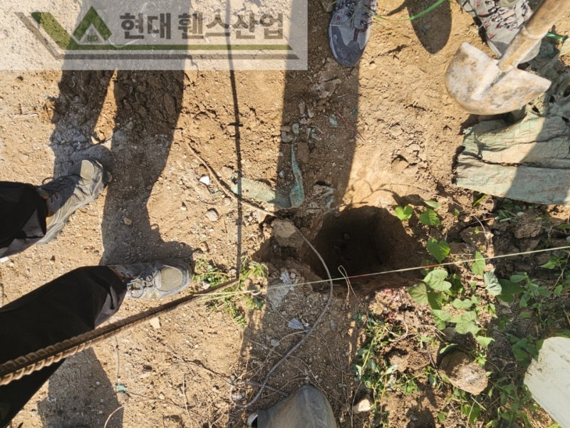 아산휀스 펜스 울타리 - 아산시 탕정면에 위치한 공터에 경계용 메쉬휀스를 시공한 현장을 소개합니다. 아산휀스 펜스 울타리 - 아산시 탕정면에 위치한 공터에 경계용 메쉬휀스를 시공한 현장을 소개합니다.