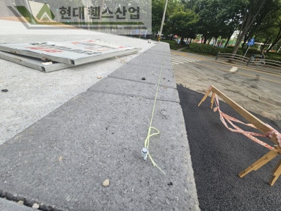 부천휀스 펜스 울타리 - 부천시 원종동에 위치한 신규 재건축 아파트 경계에 베이직 A형 휀스를 설치한 현장을 소개합니다. 부천휀스 펜스 울타리 - 부천시 원종동에 위치한 신규 재건축 아파트 경계에 베이직 A형 휀스를 설치한 현장을 소개합니다.
