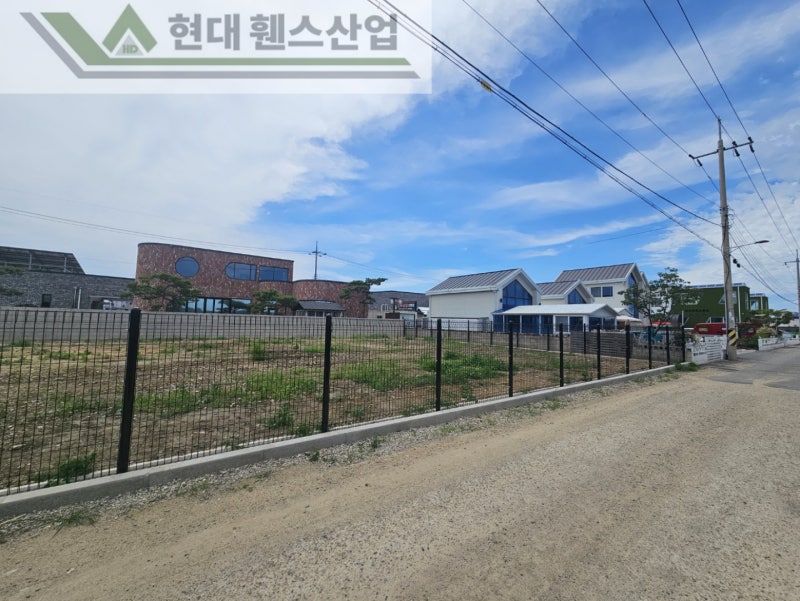 화성휀스 펜스 울타리 - 화성시 전곡항 부근 펜션단지에 경계용 메쉬휀스를 설치한 현장을 소개합니다. 화성휀스 펜스 울타리 - 화성시 전곡항 부근 펜션단지에 경계용 메쉬휀스를 설치한 현장을 소개합니다.