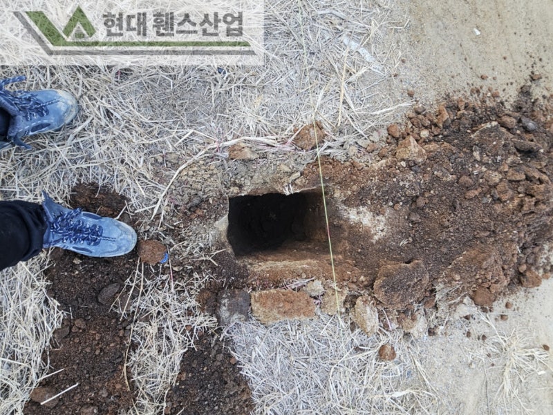 평택휀스 펜스 울타리 - 평택시 청북읍에 위치한 대지 경계에 경계용 메쉬휀스를 시공한 현장을 소개합니다.