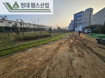 오산휀스 펜스 울타리 - 오산시 초평동에 위치한 나대지 경계에 메쉬휀스를 시공한 현장을 소개합니다.