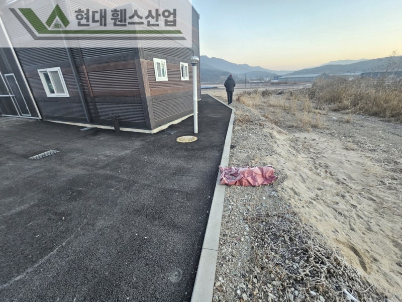 파주휀스 펜스 울타리 - 파주시 문산읍에 위치한 신축 창고단지 경계에 메쉬휀스를 시공한 현장을 소개합니다. 파주휀스 펜스 울타리 - 파주시 문산읍에 위치한 신축 창고단지 경계에 메쉬휀스를 시공한 현장을 소개합니다.