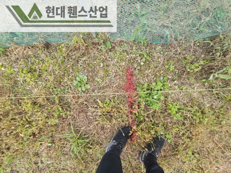 평택휀스 펜스 울타리 - 평택시 지제동 농막 경계에 메쉬휀스를 시공한 현장을 소개합니다. 평택휀스 펜스 울타리 - 평택시 지제동 농막 경계에 메쉬휀스를 시공한 현장을 소개합니다.