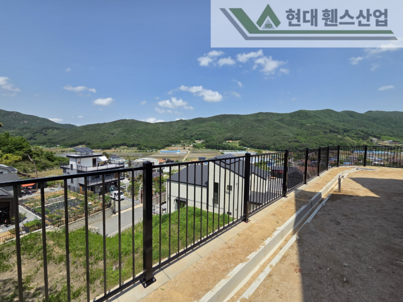 평택휀스 펜스 울타리 - 추락방지 기능과 시각적 아름다움을 모두 가진 베이직A형휀스!!